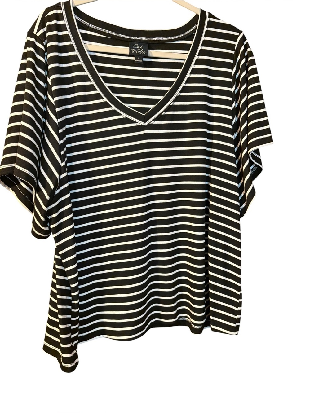 Oak & Trellis Black and White Striped V-Neck Shirt 1X